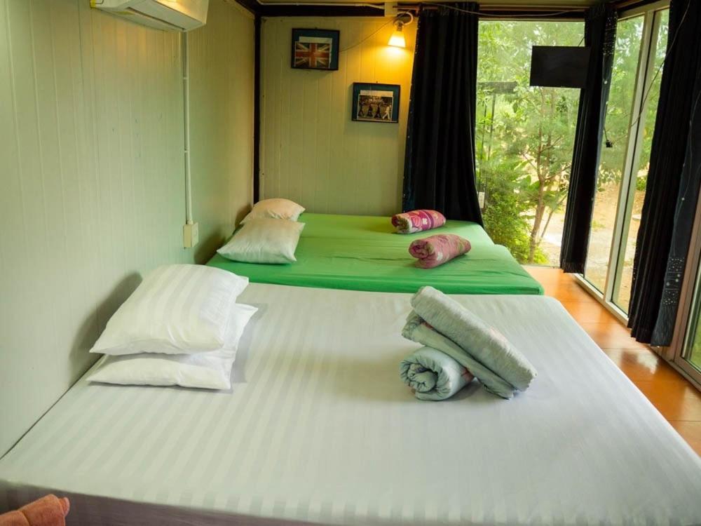 Beach Box Resort At Rimlay Rayong Exterior photo