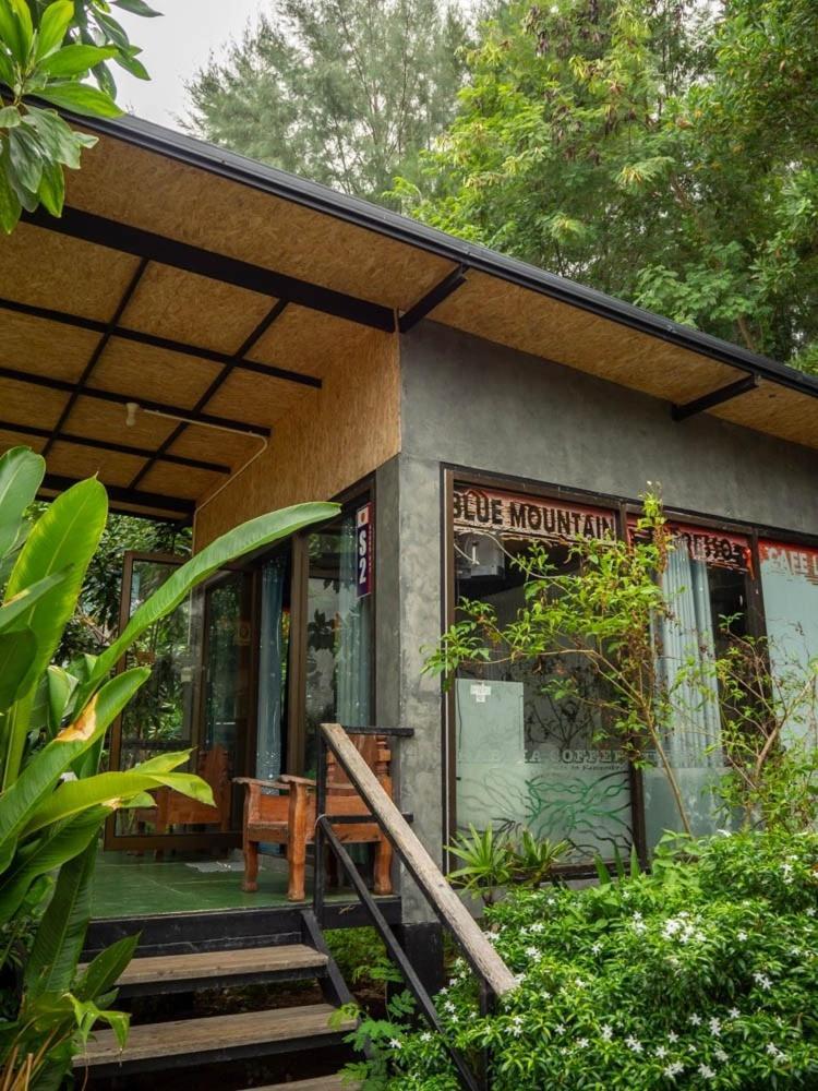 Beach Box Resort At Rimlay Rayong Exterior photo