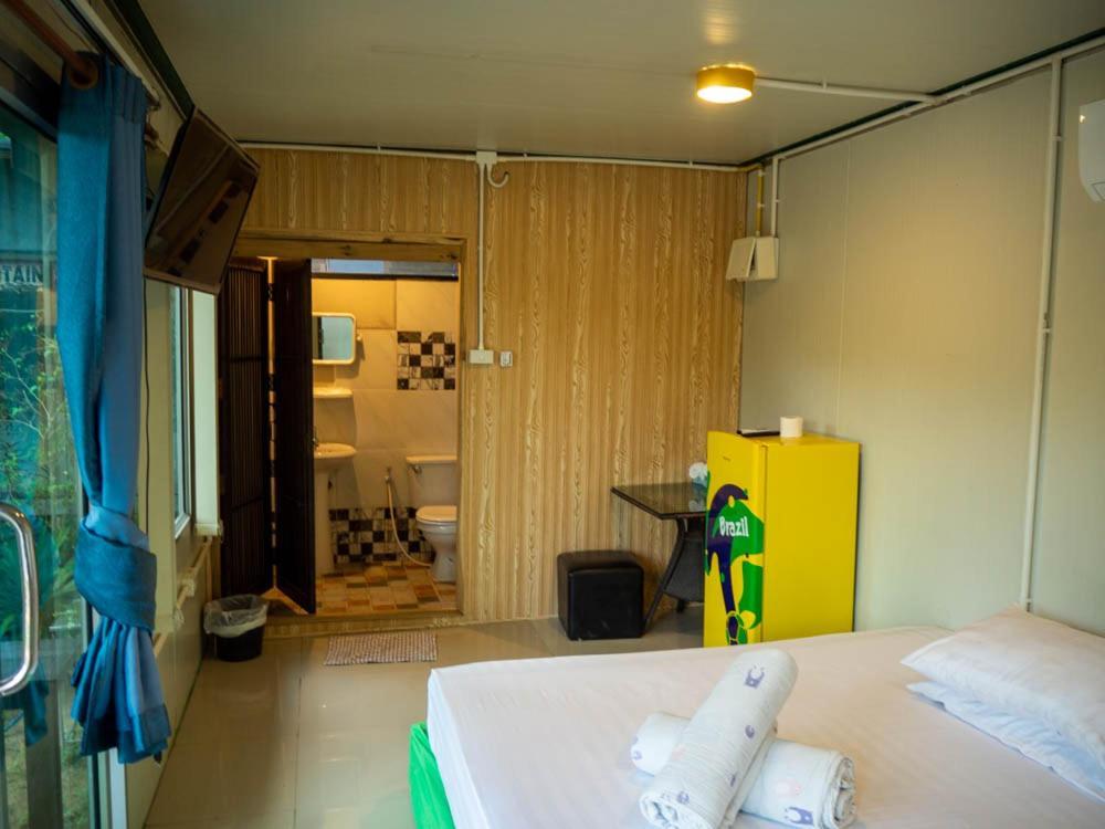 Beach Box Resort At Rimlay Rayong Exterior photo