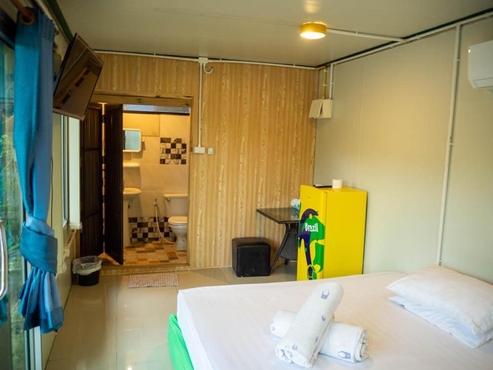 Beach Box Resort At Rimlay Rayong Exterior photo