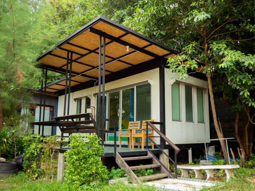 Beach Box Resort At Rimlay Rayong Exterior photo